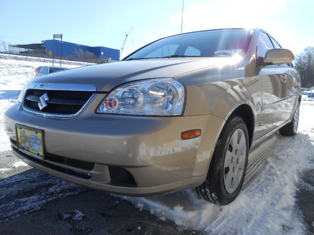 Suzuki Forenza 2008 photo 4