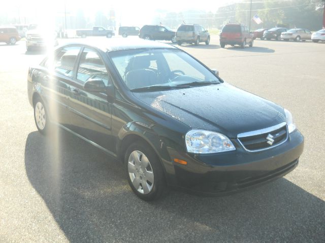 Suzuki Forenza 2008 photo 0