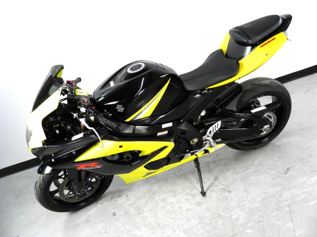 Suzuki GSX-R1000K5 2005 photo 2