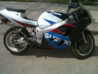Suzuki GSX-R600 1998 photo 1