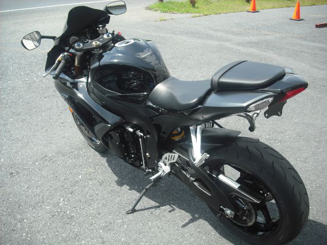 Suzuki GSX-R600 2008 photo 2