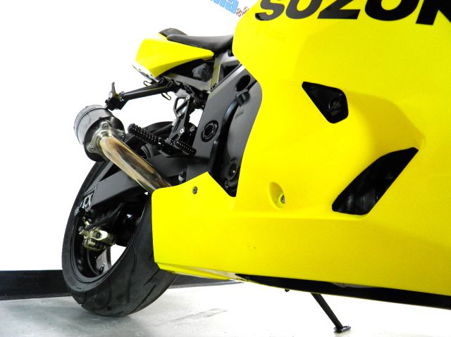 Suzuki GSX-R600K5 2005 photo 17