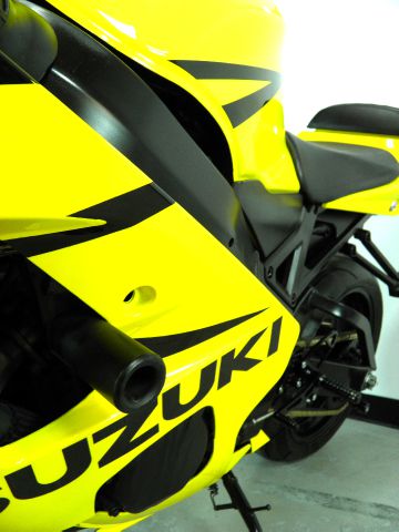 Suzuki GSX-R600K5 2005 photo 28