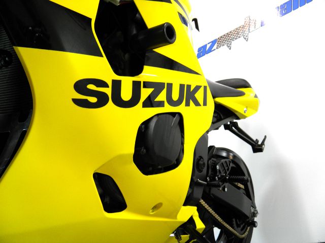 Suzuki GSX-R600K5 2005 photo 29