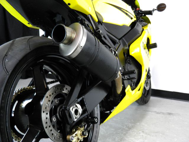 Suzuki GSX-R600K5 2005 photo 39