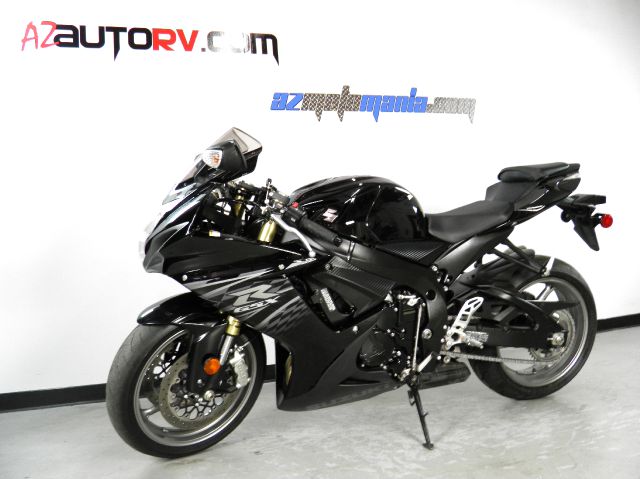 Suzuki GSX-R750 2011 photo 2