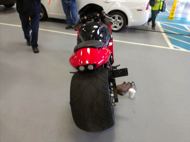 Suzuki GSX1300R 2005 photo 2