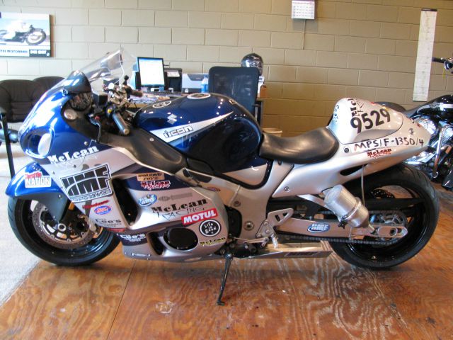 Suzuki GSX1300R Hayabusa 2005 photo 1