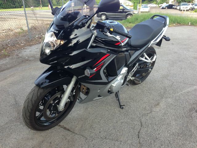 Suzuki GSX650 2008 photo 2