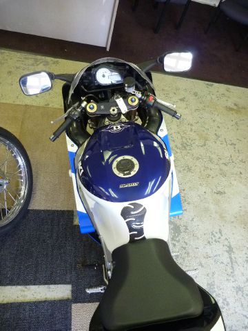 Suzuki Gsxr 1000 2001 photo 1