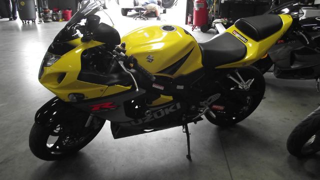 Suzuki GSXR 750 2005 photo 2