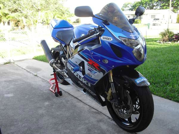 Suzuki GSXR 750 2005 photo 1