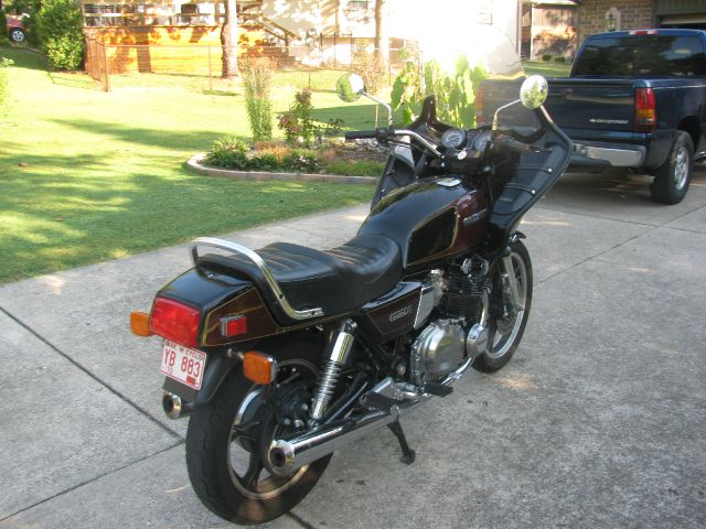 Suzuki GS 850G 1983 photo 4