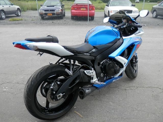Suzuki GXR 750 2008 photo 3