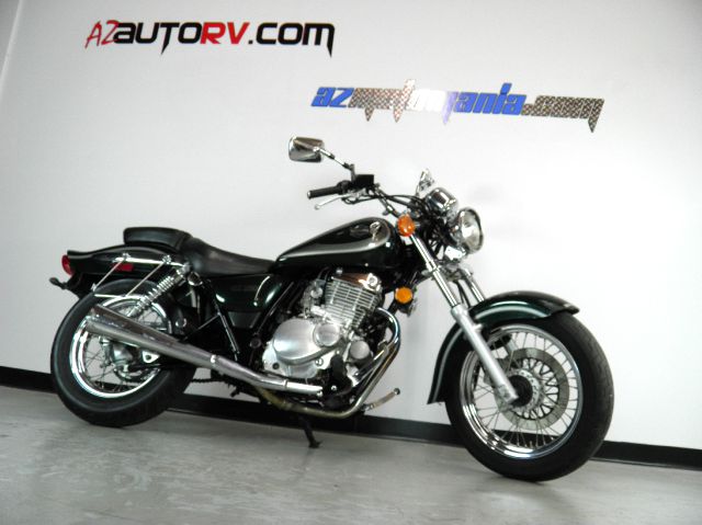 Suzuki GZ250K1 2001 photo 3