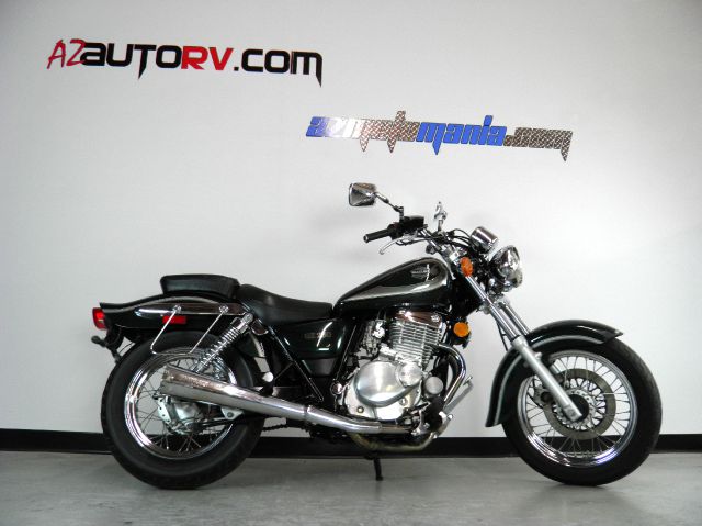 Suzuki GZ250K1 2001 photo 4