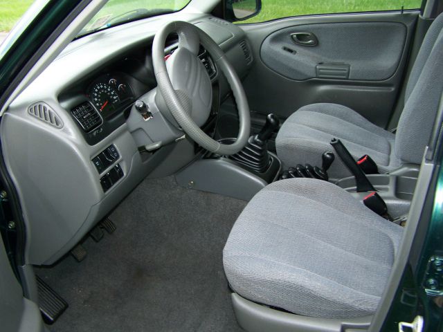 Suzuki Grand Vitara 2000 photo 12