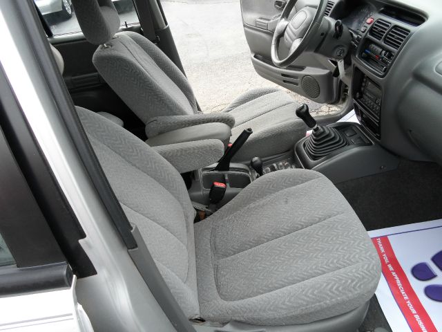 Suzuki Grand Vitara 2001 photo 25