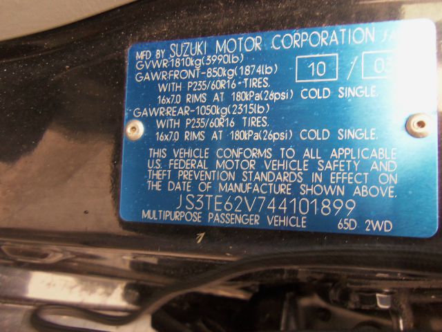 Suzuki Grand Vitara 4x4 Styleside Lariat SUV