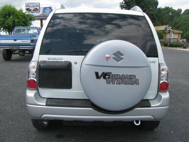 Suzuki Grand Vitara Crew Cab 126.0 WB 1SC LS Z85 SUV