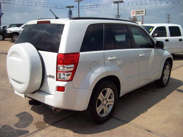 Suzuki Grand Vitara 2006 photo 2