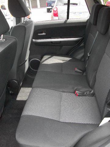 Suzuki Grand Vitara 4X4 SR5 CREW SUV