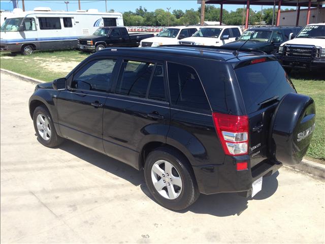 Suzuki Grand Vitara 4X4 SR5 CREW SUV