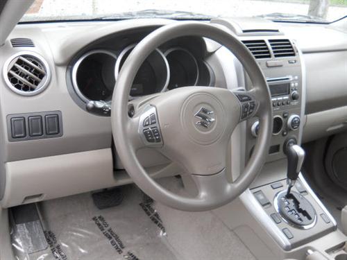 Suzuki Grand Vitara 2010 photo 2