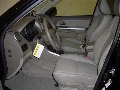 Suzuki Grand Vitara 2010 photo 3