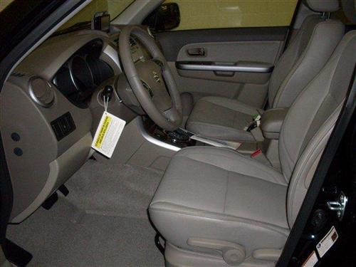 Suzuki Grand Vitara 2010 photo 4