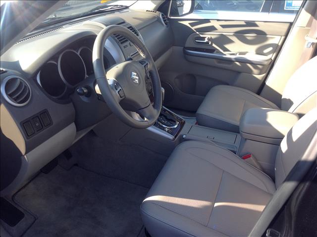 Suzuki Grand Vitara 2011 photo 2
