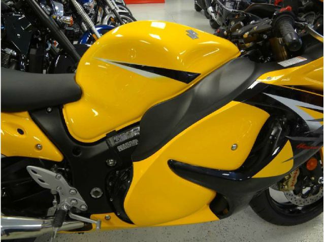 Suzuki Hayabusa 2013 photo 2