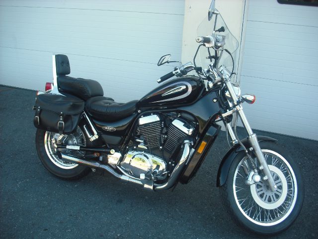 Suzuki INTRUDER 800 2004 photo 3