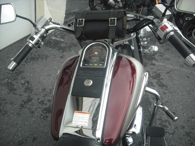 Suzuki Intruder 1500 2001 photo 2