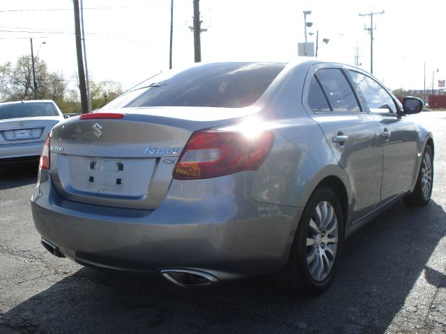 Suzuki Kizashi 2010 photo 2