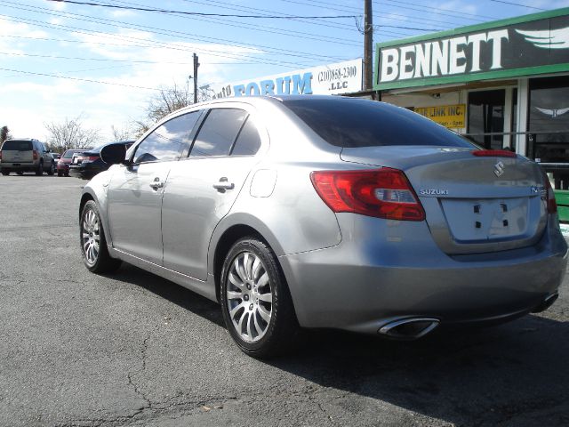 Suzuki Kizashi 2010 photo 4