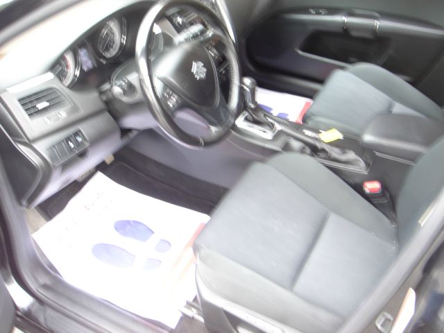 Suzuki Kizashi 2010 photo 1