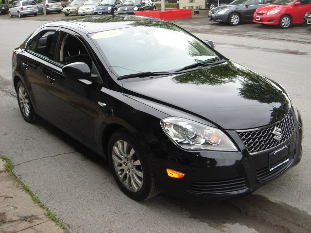 Suzuki Kizashi 2010 photo 2