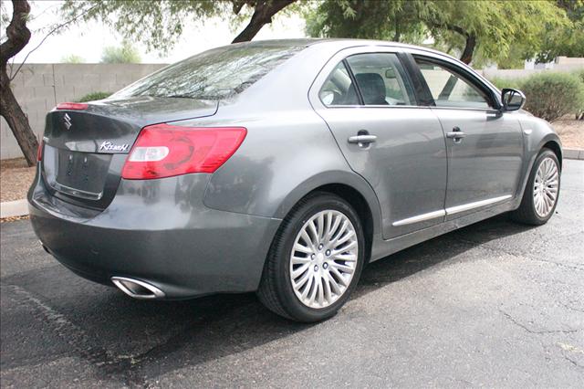 Suzuki Kizashi 2010 photo 2