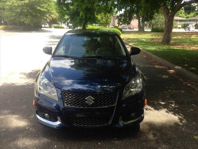 Suzuki Kizashi 2011 photo 25