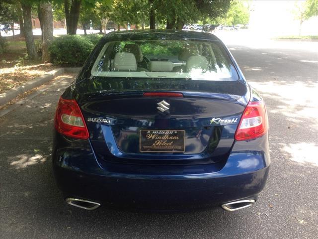 Suzuki Kizashi 2011 photo 28