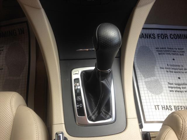 Suzuki Kizashi 2011 photo 3