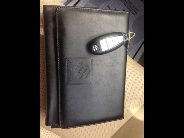 Suzuki Kizashi 2011 photo 9