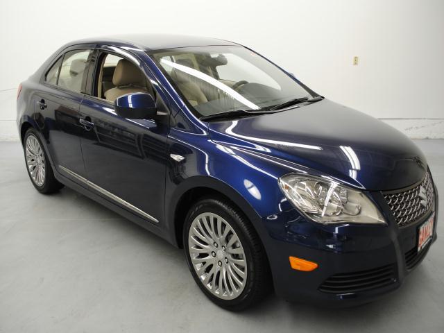 Suzuki Kizashi 2011 photo 2