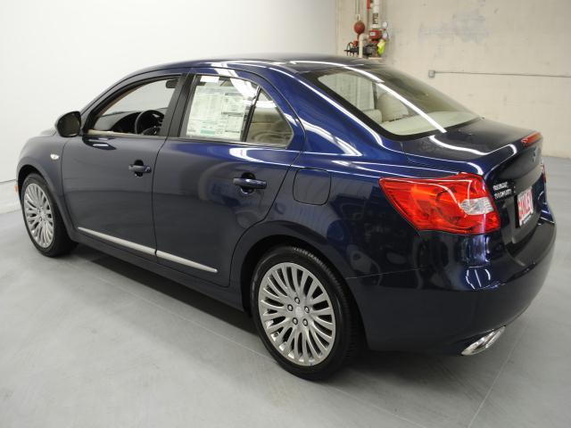 Suzuki Kizashi 2011 photo 3