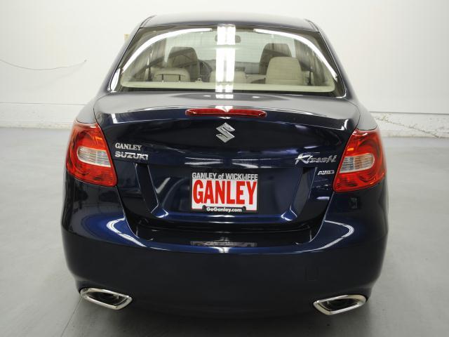 Suzuki Kizashi 2011 photo 4