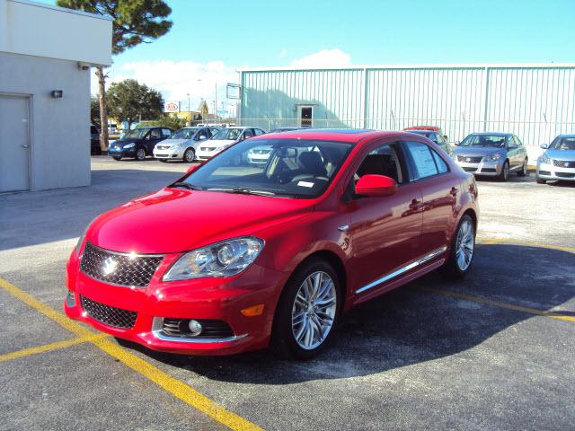 Suzuki Kizashi 2011 photo 1
