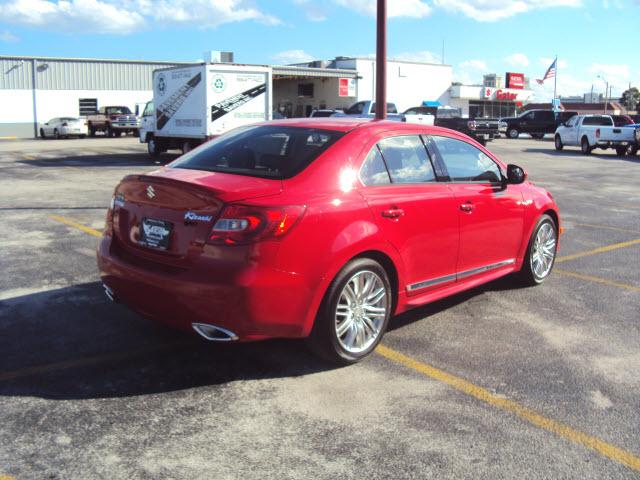 Suzuki Kizashi 2011 photo 2