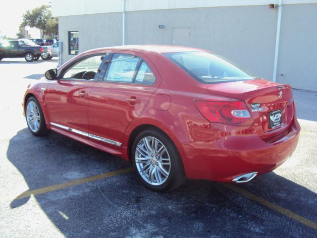 Suzuki Kizashi 2011 photo 3