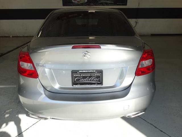 Suzuki Kizashi 2012 photo 2